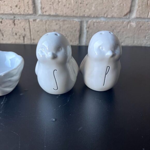 RAE DUNN Chicks in a Nest Salt Pepper Shaker Set Artisan Collection By Magenta - Picture 4 of 12